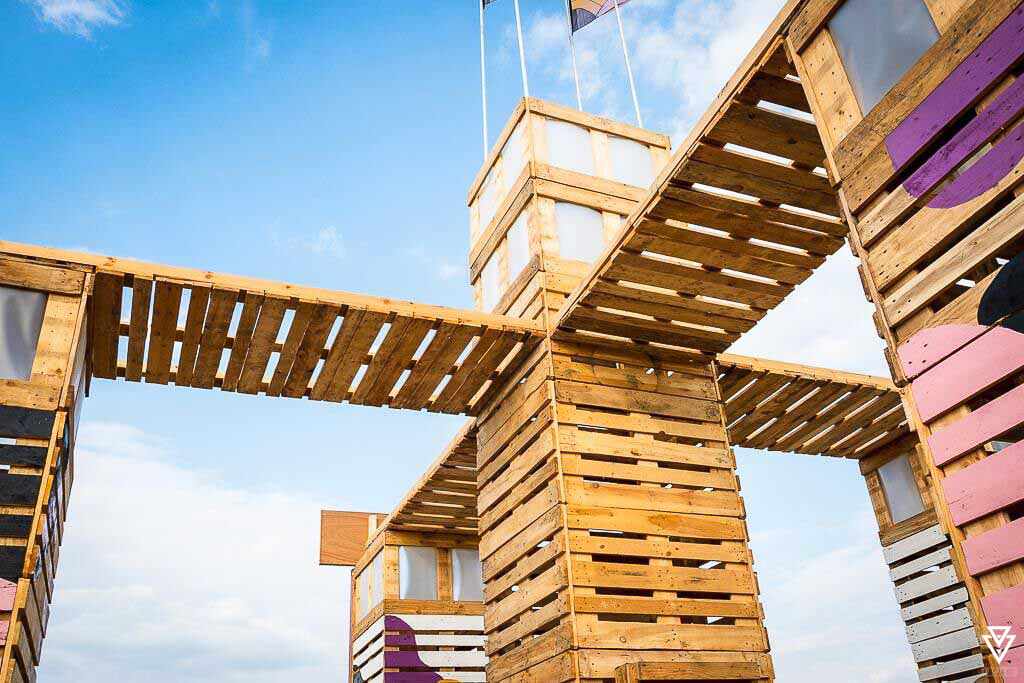 Scenography and sustainable facilities